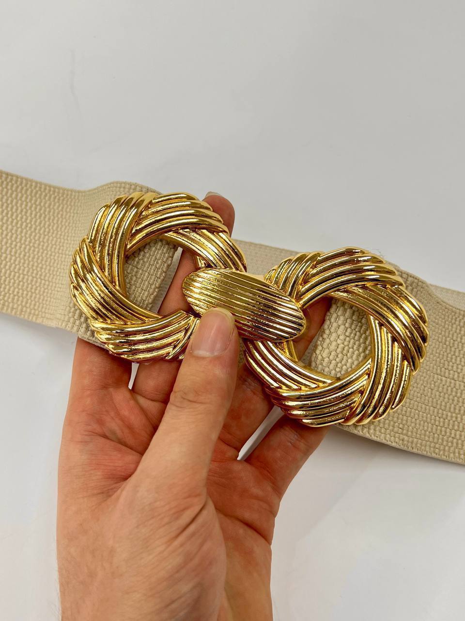 Beige lastic belt