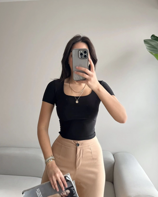 U Yaka Crop Black